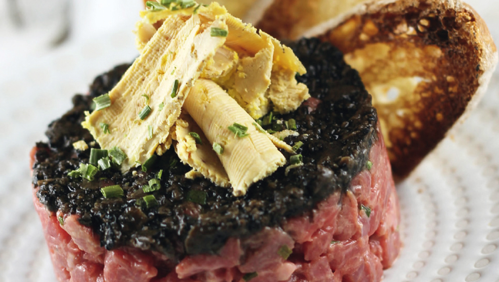 You are currently viewing Tartare de Boeuf, Truffe noire et Foie Gras