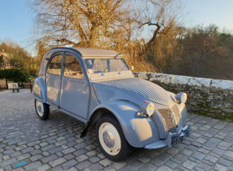 Promenade en 2CV dans le vignoble