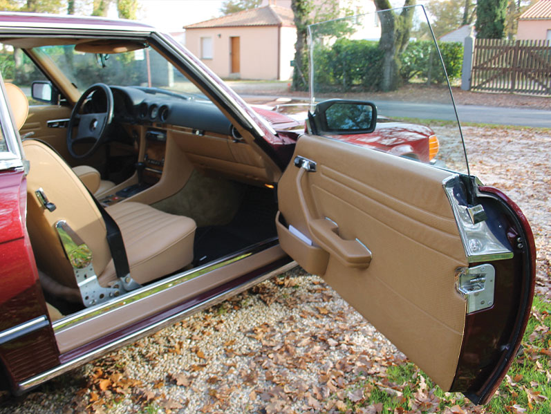 Mercedes 380 SL : intérieur